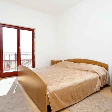 Apartment Apartments With A Parking Space Lokva Rogoznica, Omis - 10358 Lokva Rogoznica