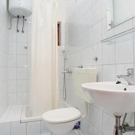 Apartment Apartments With A Parking Space Lokva Rogoznica, Omis - 10358 *